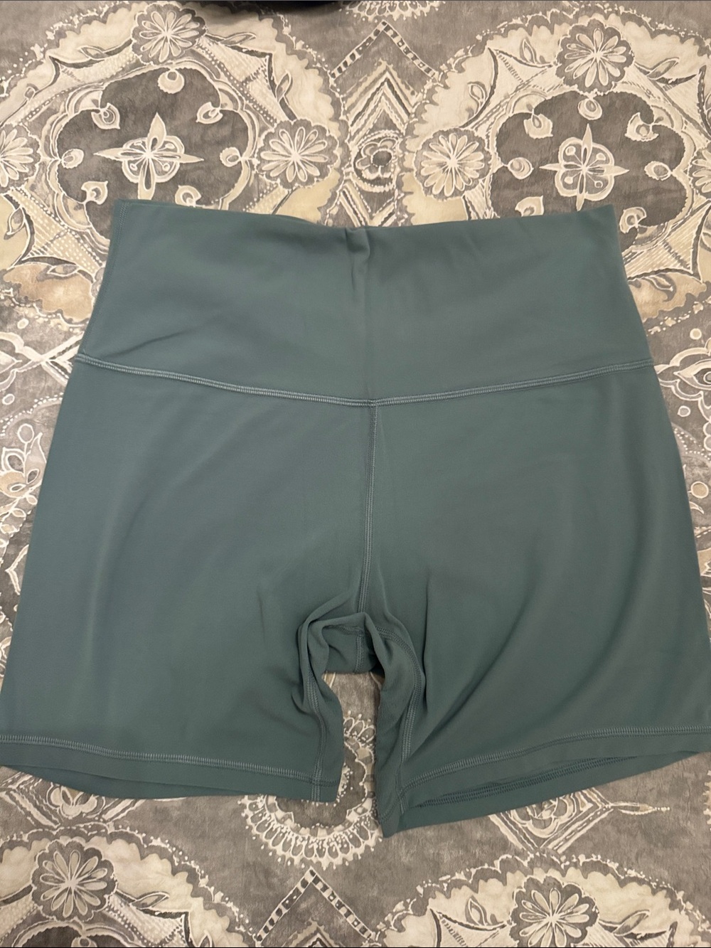 Lulu High-Rise Performance Bike Shorts - Seafoam Green